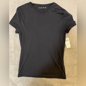 Abercrombie Women’s Black T-Shirt Size M
